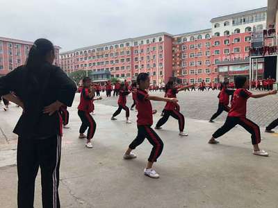 河南嵩山少林寺武術(shù)學(xué)校學(xué)費(fèi)多少錢【少林寺學(xué)費(fèi)】