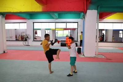 【石城快訊】磐石京武門武術(shù)學(xué)校參加第二屆國際青少兒武術(shù)套路及散打大賽獲佳績