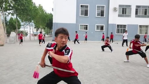武校男孩真實的訓(xùn)練場景 每個動作都要練習(xí)無數(shù)遍,很刻苦