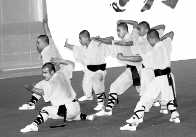 少林功夫贏(yíng)得阿拉木圖市民歡迎-武術(shù)學(xué)校,中國(guó)功夫,南少林,哈薩克,哈薩克斯坦-北方網(wǎng)-新聞中心