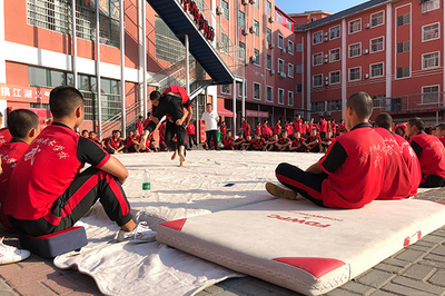 少林寺武術(shù)學(xué)校怎么收費(fèi)的?【少林寺武校學(xué)費(fèi)】